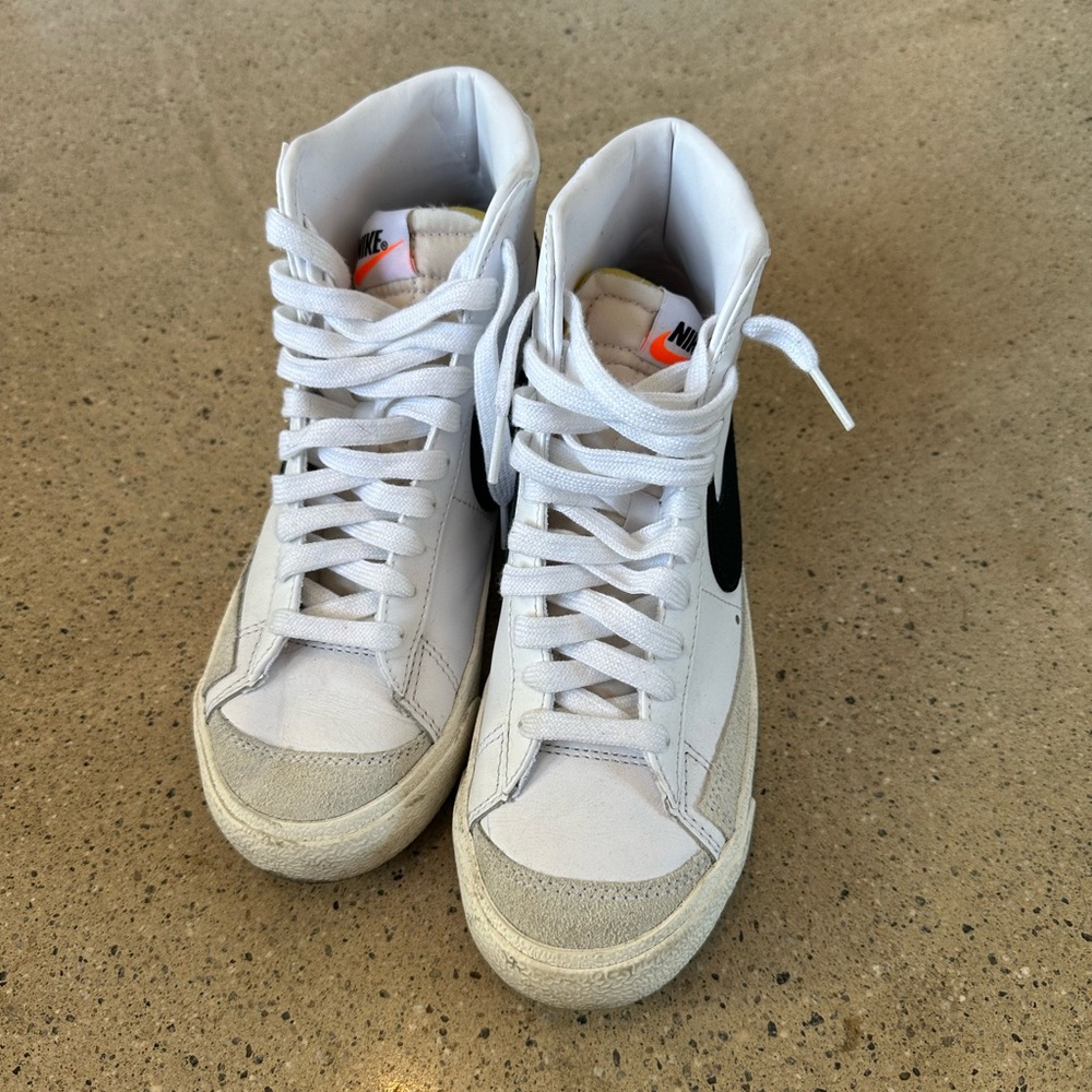 Nike blazer mid 77 women’s size 7